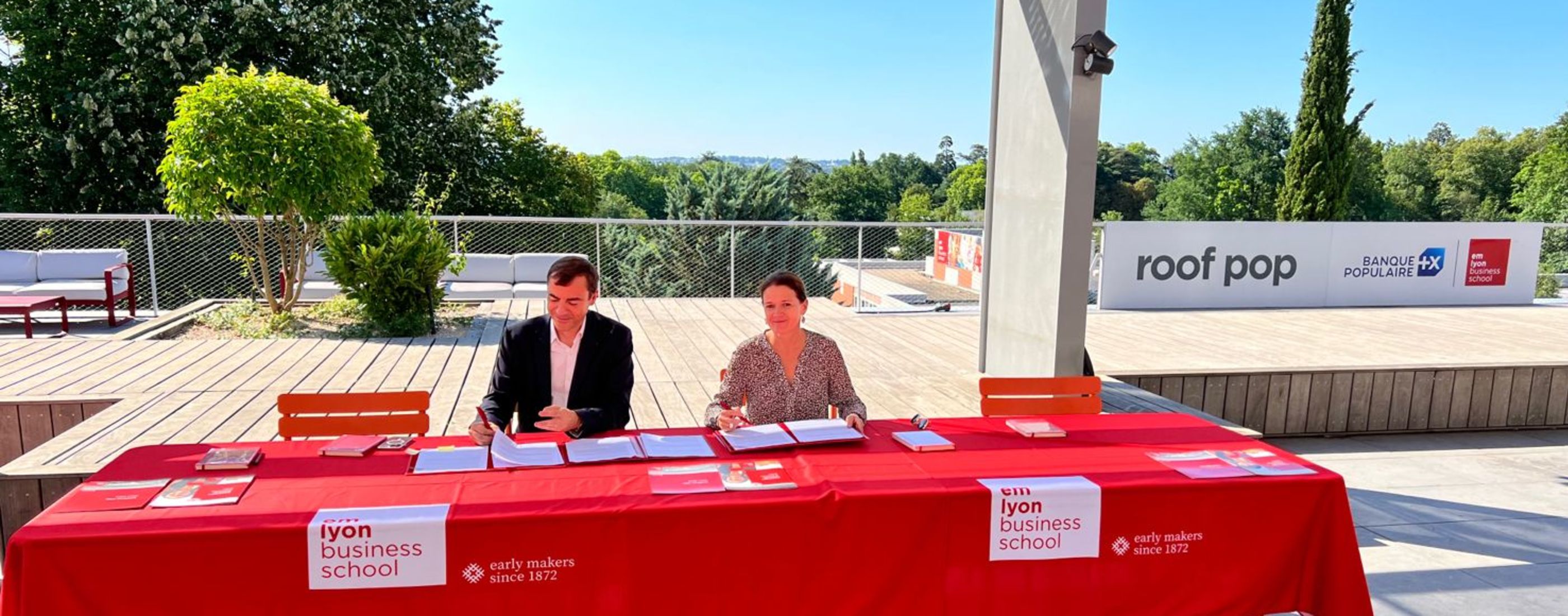 emlyon business school et la Banque Populaire Auvergne Rhône Alpes renouvellent leur partenariat pour une durée de 4 ans emlyon business school et la Banque Populaire Auvergne Rhône Alpes renouvellent leur partenariat pour une durée de 4 ans