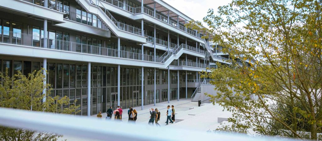 Nos campus - emlyon business school Nos campus - emlyon business school
