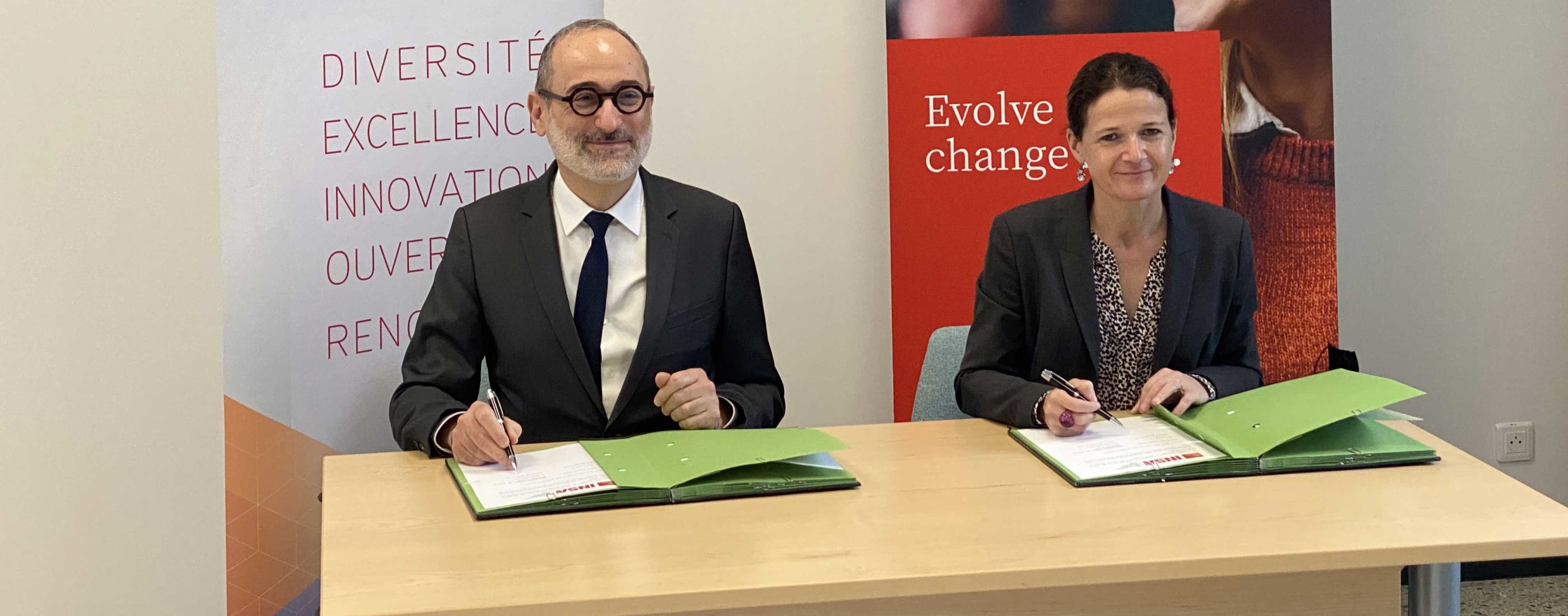 emlyon business school et l’INSA Lyon signent un accord de partenariat académique, pédagogique et culturel emlyon business school et l’INSA Lyon signent un accord de partenariat académique, pédagogique et culturel