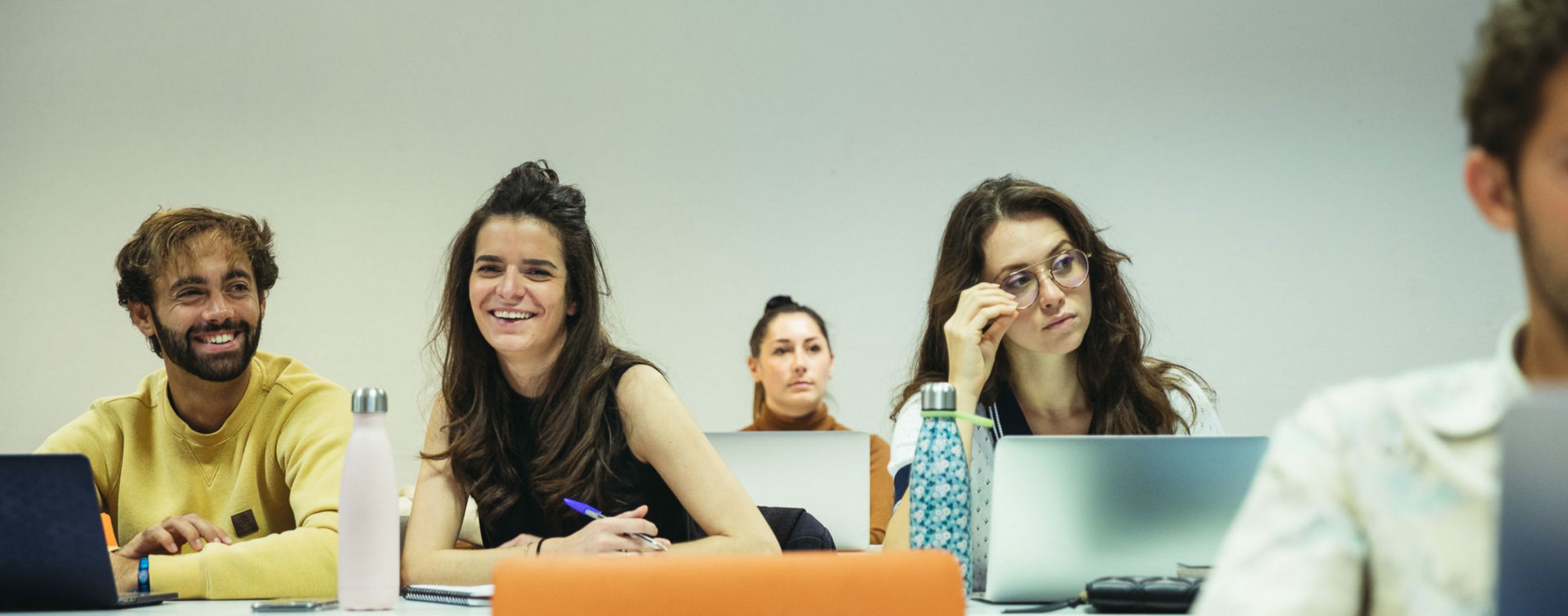 Recruter les experts de demain : Les Mastères Spécialisés d'emlyon en apprentissage Recruter les experts de demain : Les Mastères Spécialisés d'emlyon en apprentissage