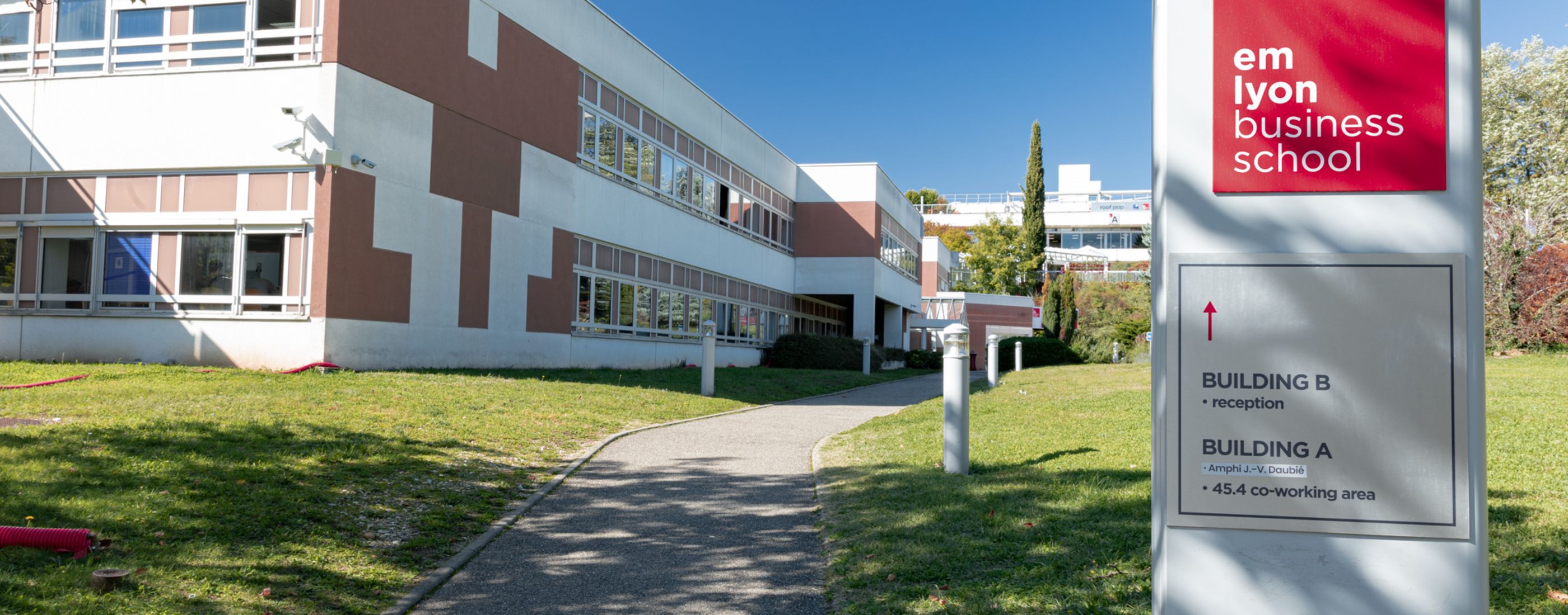 emlyon renforce son équipe de direction pour accélérer sa transformation en global management university emlyon renforce son équipe de direction pour accélérer sa transformation en global management university