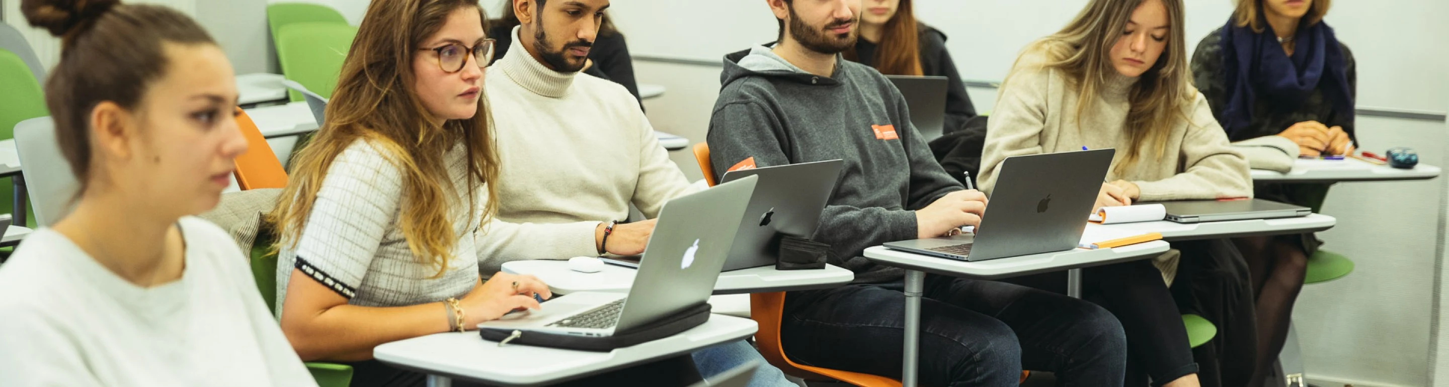 Initiation au pilotage de la performance grâce aux logiciels EPM pour les étudiants emlyon Initiation au pilotage de la performance grâce aux logiciels EPM pour les étudiants emlyon