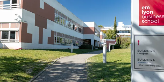 emlyon renforce son équipe de direction pour accélérer sa transformation en global management university