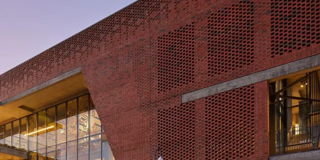 Curtin University Shines in Luxury Marketing: emlyon Partnership Spotlight