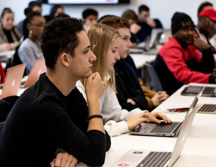 emlyon students