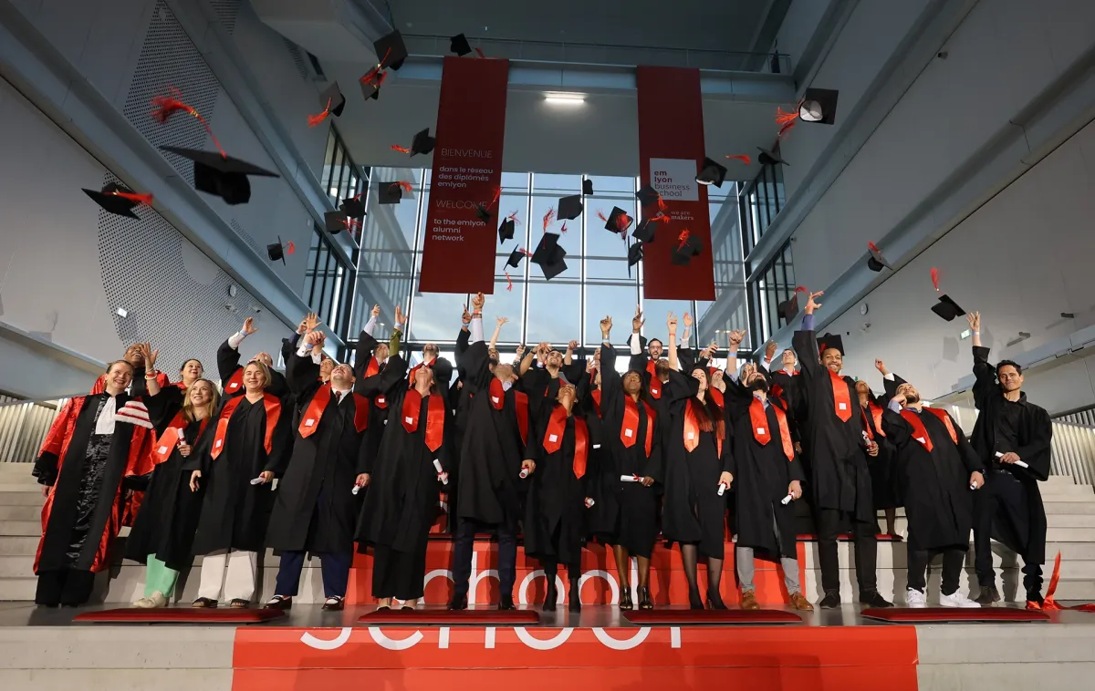 remise-des-diplomes-emlyon