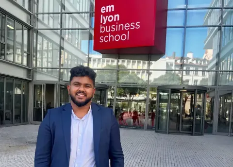 Swarun Selvakumar - emlyon business school